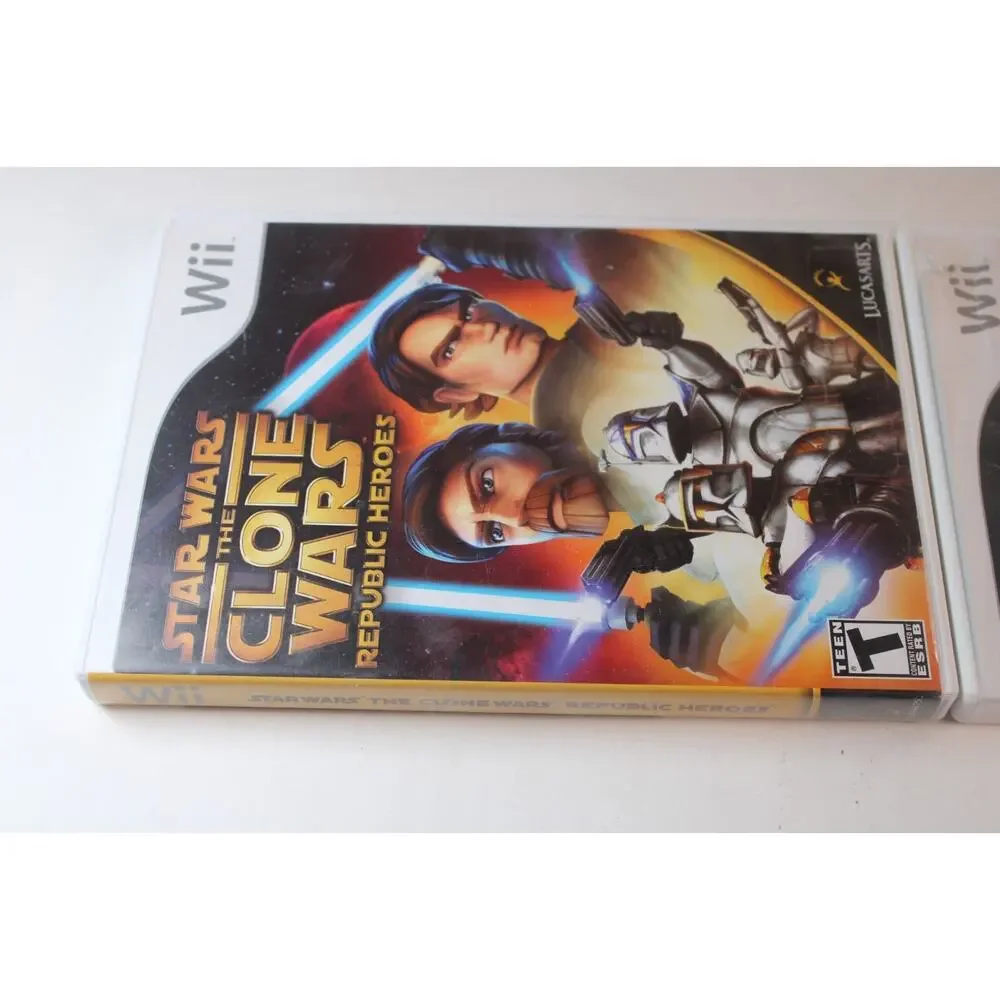 Star Wars Bundle - Nintendo Wii Lot of 2 Games (Force Unleashed 2 + Clone Wars)